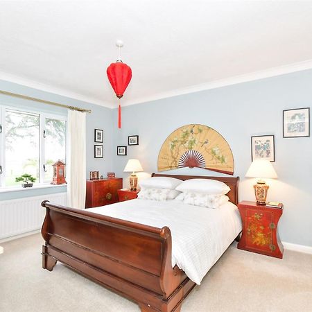 Stay At 'The Elms' In Tranquil Church Norton, Selsey - Ground Floor Bedroom, Own Private Bathroom, Quiet Beach, 2 Acre Garden By The Sea, On Edge Of Wildlife Nature Reserve Exteriör bild